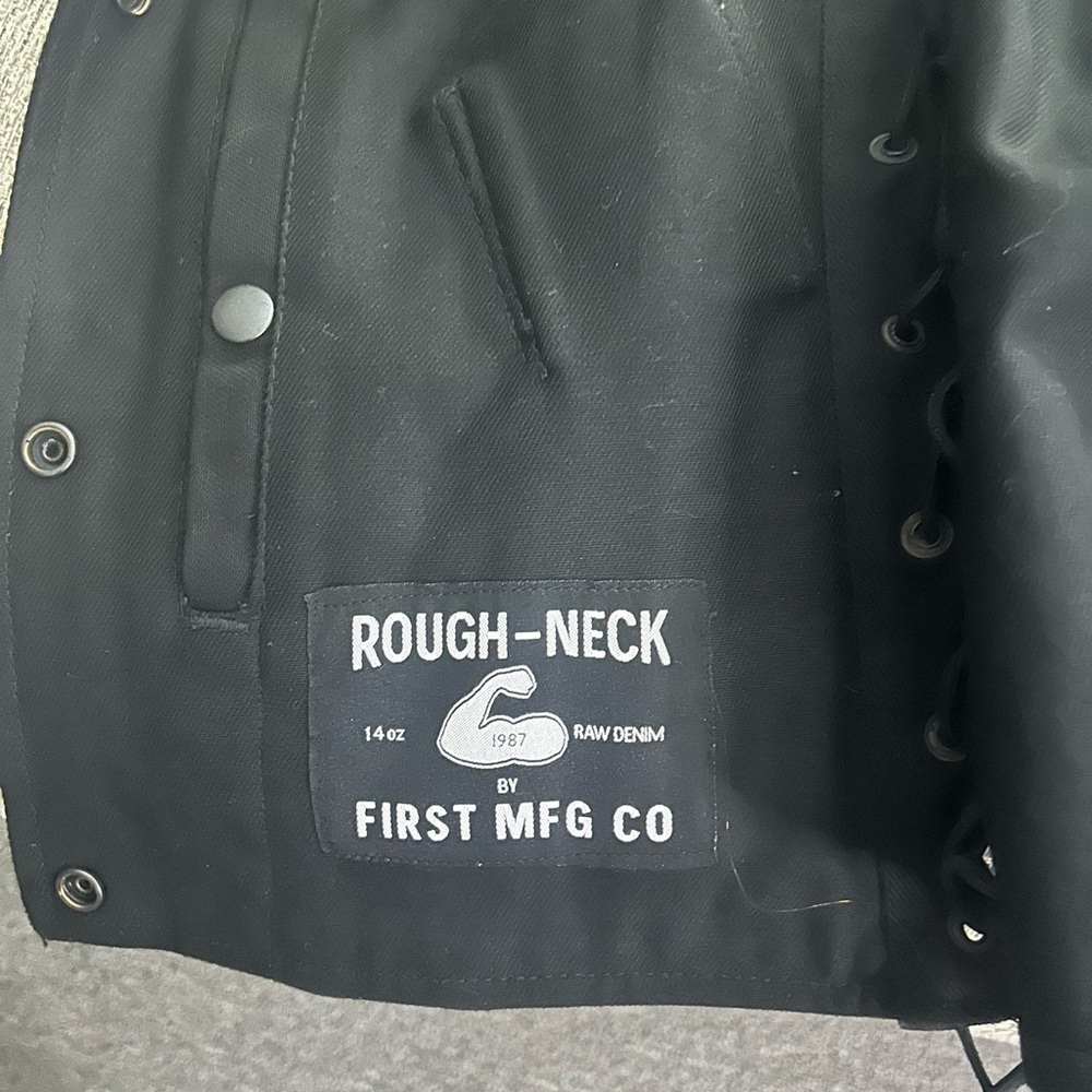 NWT Mfg first Black Vest with Storage Pockets size small - Picture 9 of 10